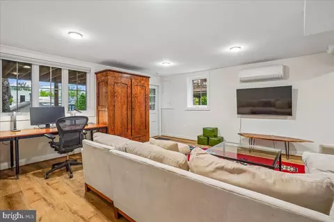 2910 Upton St NW, Washington, DC 20008 photo 34