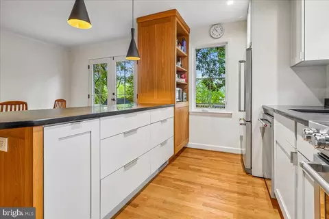 2910 Upton St NW, Washington, DC 20008 photo 14