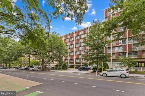 800 4th St SW #N305, Washington, DC 20024