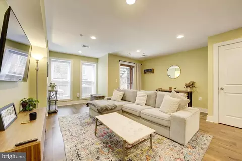 2505 17th St NW #1, Washington, DC 20009