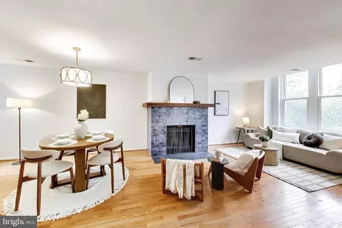 Living - 1332 Emerald St NE, Washington, DC 20002 photo 2 of 4
