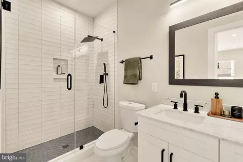 Bath - 2606 41st St NW #2, Washington, DC 20007 photo 2 of 3
