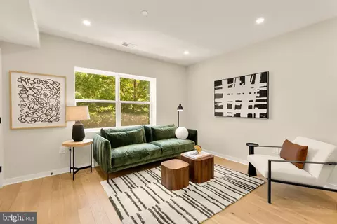 2606 41st St NW #6, Washington, DC 20007