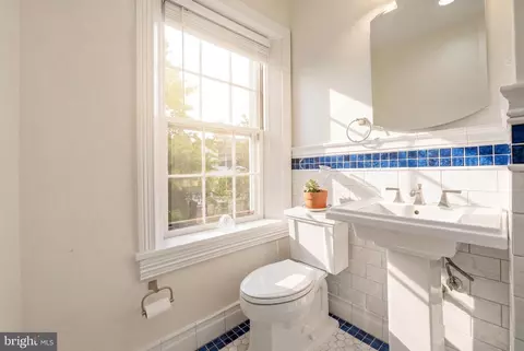 Bath - 319 C St SE, Washington, DC 20003 photo 6 of 8