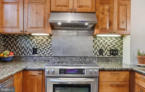 Kitchen - 319 C St SE, Washington, DC 20003 photo 4 of 8
