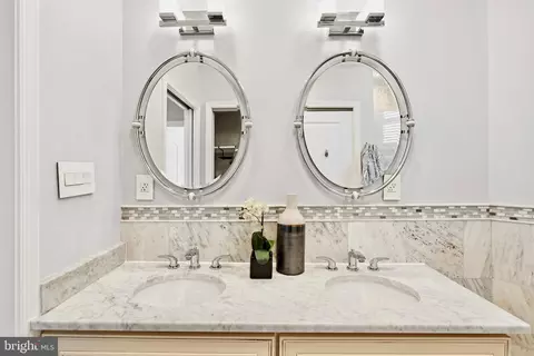 Bath - 2107 S Street St NW #A, Washington, DC 20008 photo 4 of 4