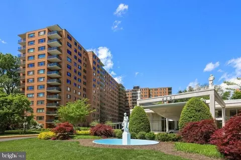 4201 Cathedral Ave NW #923W, Washington, DC 20016