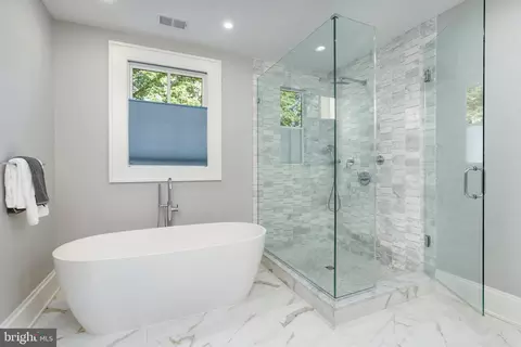 Bath - 3128 Appleton St NW, Washington, DC 20008 photo 2 of 9