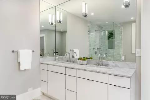 Bath - 3128 Appleton St NW, Washington, DC 20008 photo 4 of 9