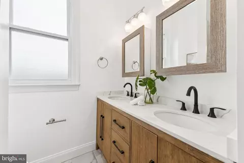 Bath - 2105 4th St NE, Washington, DC 20002 photo 4 of 5