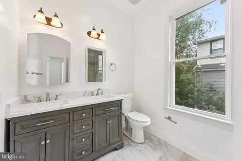 Bath - 2105 4th St NE, Washington, DC 20002 photo 2 of 5