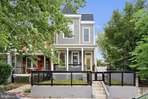 2105 4th St NE, Washington, DC 20002