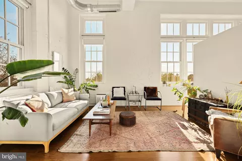 440 12th St NE #211, Washington, DC 20002