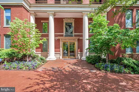 955 26th St NW #707, Washington, DC 20037