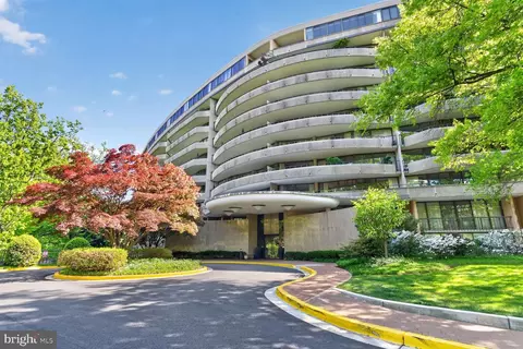 4200 Massachusetts Ave NW #402, Washington, DC 20016