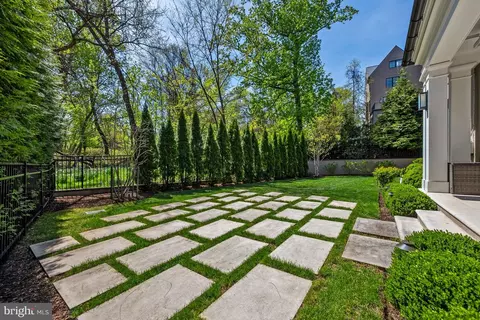 4432 Chestnut Ln NW, Washington, DC 20007 photo 11