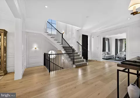 4432 Chestnut Ln NW, Washington, DC 20007 photo 2