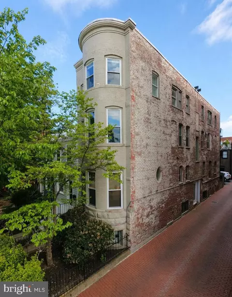 631 Constitution Ave NE, Washington, DC 20002