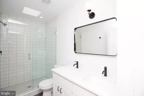 Bath - 631 Constitution Ave NE, Washington, DC 20002 photo 2 of 9