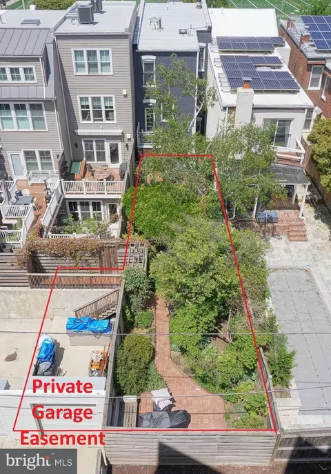 Exterior - 1233 E St SE, Washington, DC 20003 photo 13 of 13
