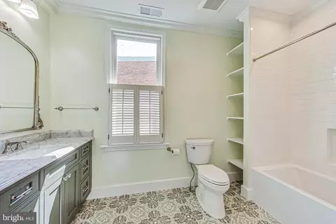 Bath - 524 10th St SE, Washington, DC 20003 photo 3 of 4