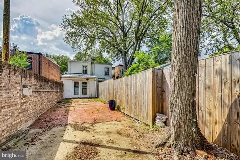 Exterior - 524 10th St SE, Washington, DC 20003 photo 7 of 7