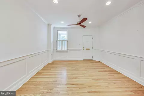 Living - 524 10th St SE, Washington, DC 20003 photo 1 of 4