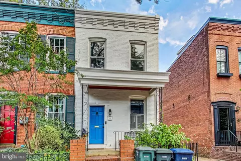 Exterior - 524 10th St SE, Washington, DC 20003 photo 3 of 7