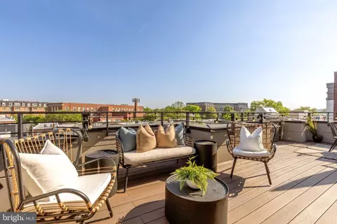 Exterior - 1337 K St SE # PENTHOUSE 3, Washington, DC 20003 photo 1 of 9