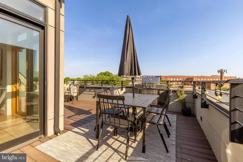 Exterior - 1337 K St SE # PENTHOUSE 3, Washington, DC 20003 photo 3 of 9