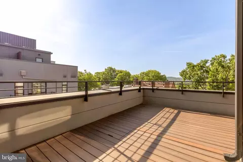 Exterior - 1337 K St SE # PENTHOUSE 3, Washington, DC 20003 photo 4 of 9