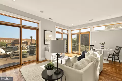 1337 K St SE # PENTHOUSE 3, Washington, DC 20003