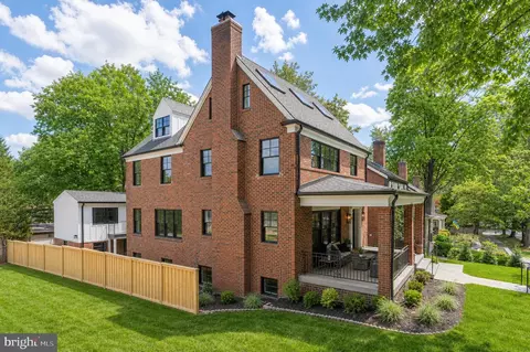 2619 Wisconsin Ave NW, Washington, DC 20007