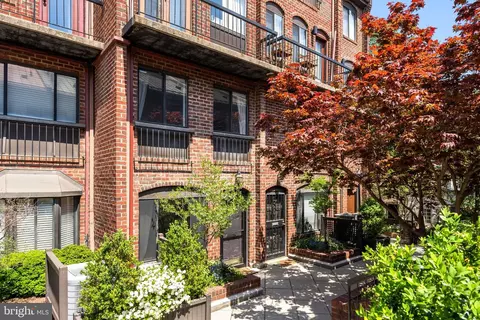 1047 Paper Mill Ct NW #1047, Washington, DC 20007