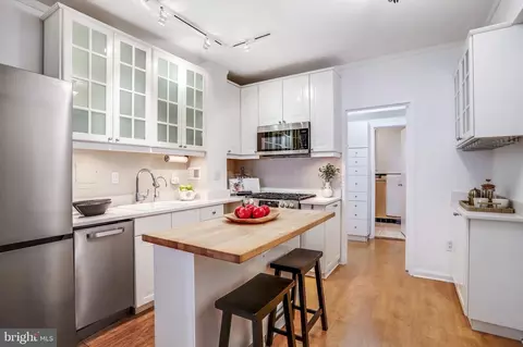 1 Scott Cir NW #302, Washington, DC 20036