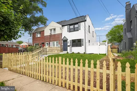 4616 Hanna Pl SE, Washington, DC 20019
