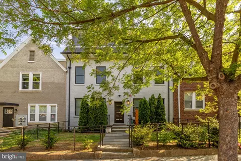1120 Penn St NE #2, Washington, DC 20002