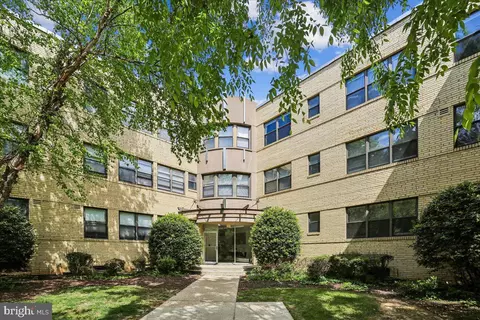 212 212 Oakwood St SE #113, Washington, DC 20032