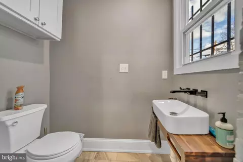1118 Staples St NE, Washington, DC 20002 photo 10