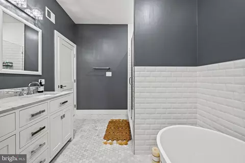 Bath - 1223 Meigs Pl NE #101, Washington, DC 20002 photo 4 of 4