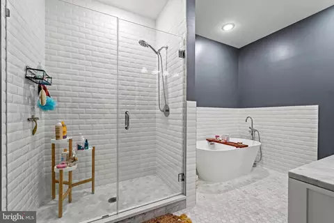 Bath - 1223 Meigs Pl NE #101, Washington, DC 20002 photo 2 of 4