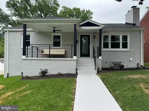 1116 34th St SE, Washington, DC 20019