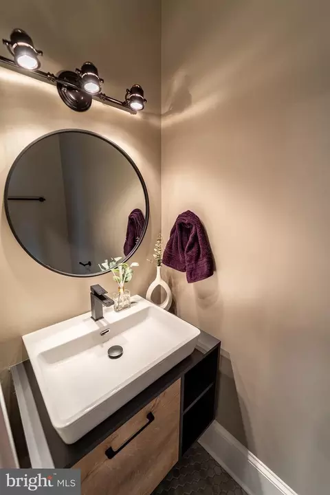 Bath - 1919 Bennett Pl NE, Washington, DC 20002 photo 1 of 5