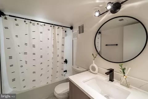 Bath - 1919 Bennett Pl NE, Washington, DC 20002 photo 5 of 5
