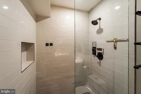 Bath - 1919 Bennett Pl NE, Washington, DC 20002 photo 3 of 5