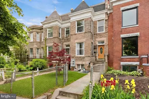 131 R St NE #A, Washington, DC 20002