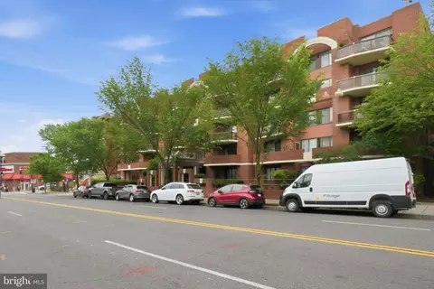 2320 Wisconsin Ave NW #216, Washington, DC 20007