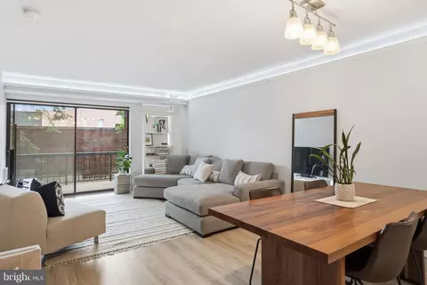 2320 Wisconsin Ave NW #216, Washington, DC 20007