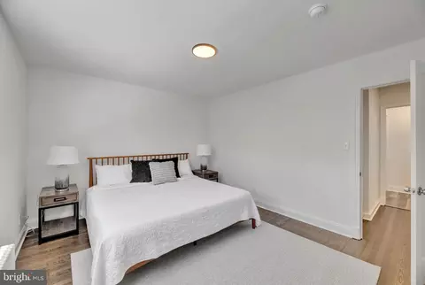 Bedroom - 424 19th St NE, Washington, DC 20002 photo 1 of 7