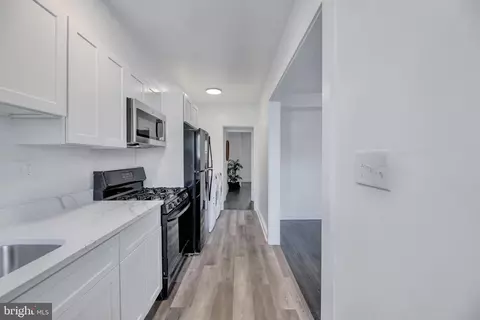 Entry Way - 424 19th St NE, Washington, DC 20002 photo 3 of 9